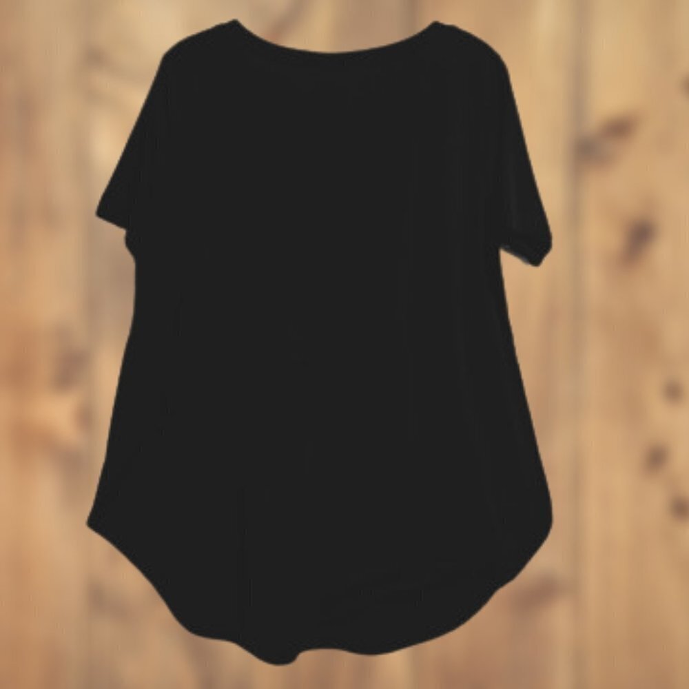 Zenana Black Short Sleeve Rounded Neck/Hemline Relaxed Fit Top - 1X - Picture 2 of 6